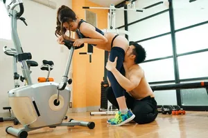 Xin ông chồng đi tập gym, bà xã cắm sừng với anh pt